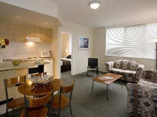 Apartment On Flemington