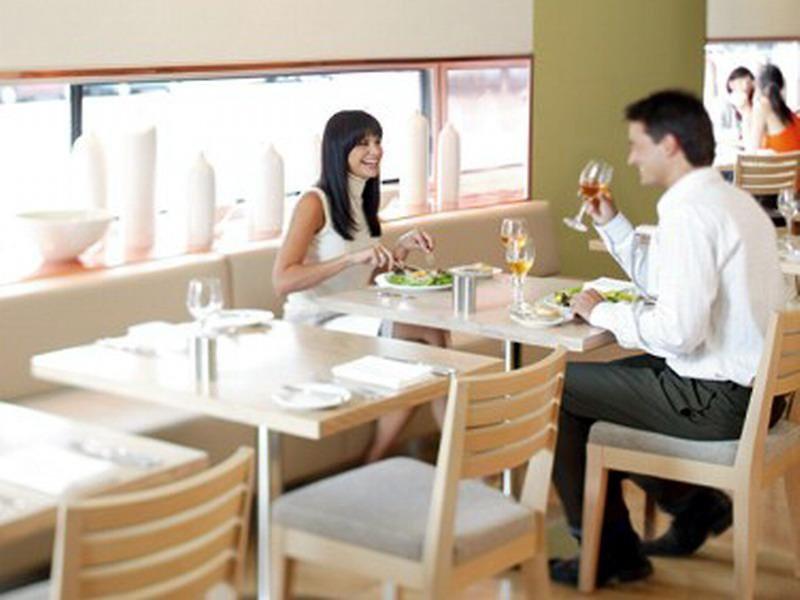 Crown Promenade Hotel 4*