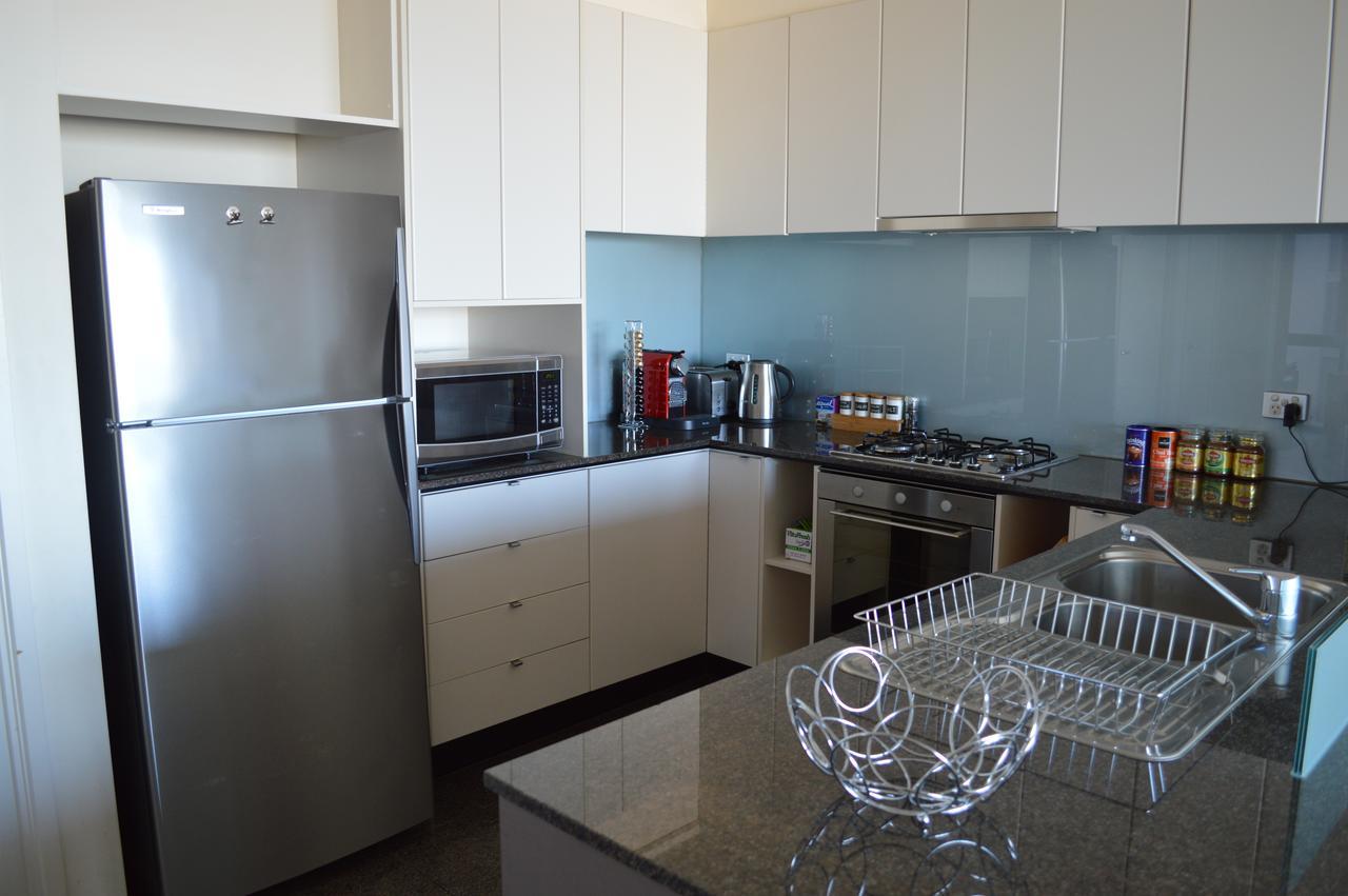 3 Bedroom In Southbank Apartment *