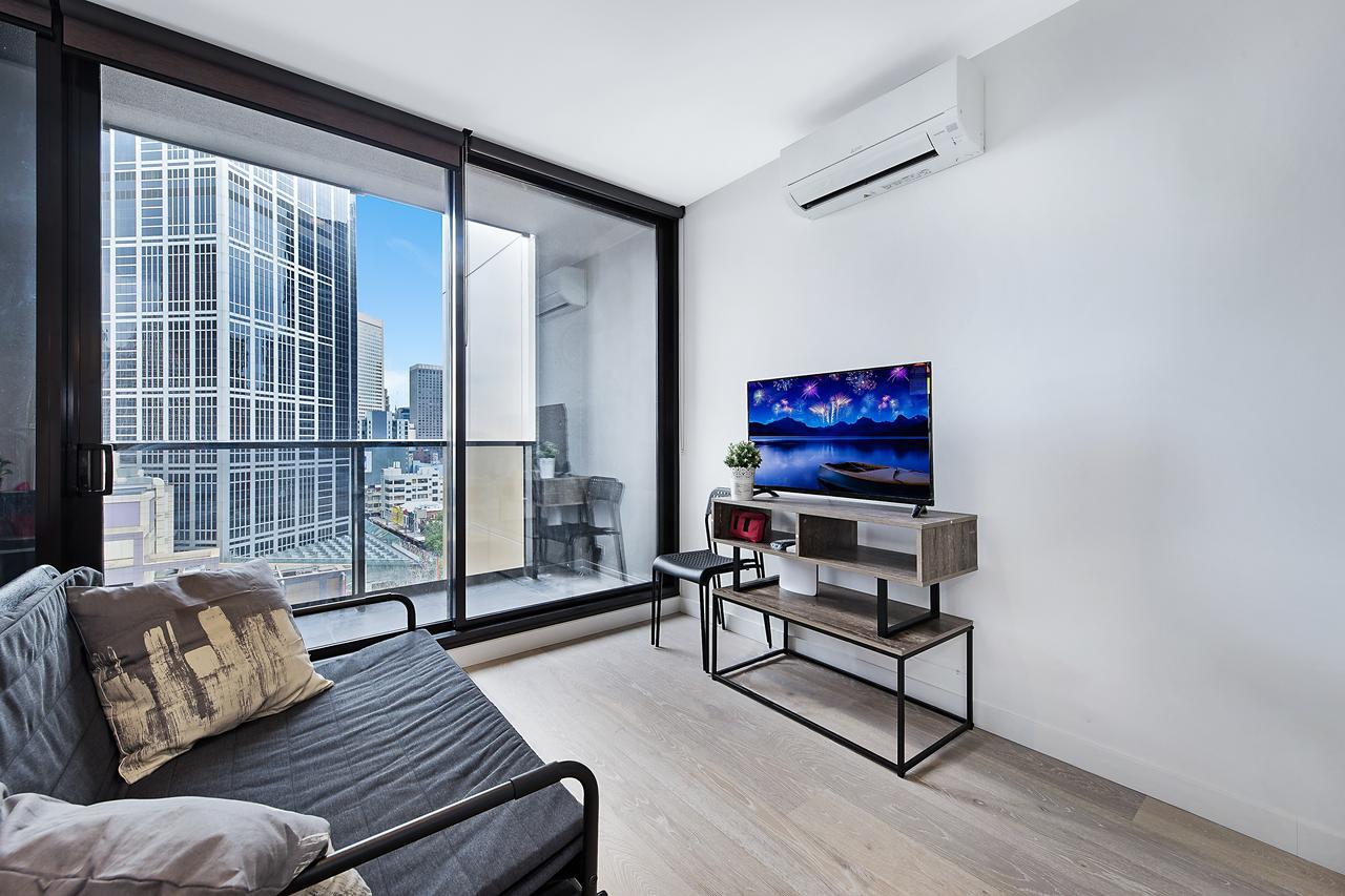 Empire Tower Apartment *