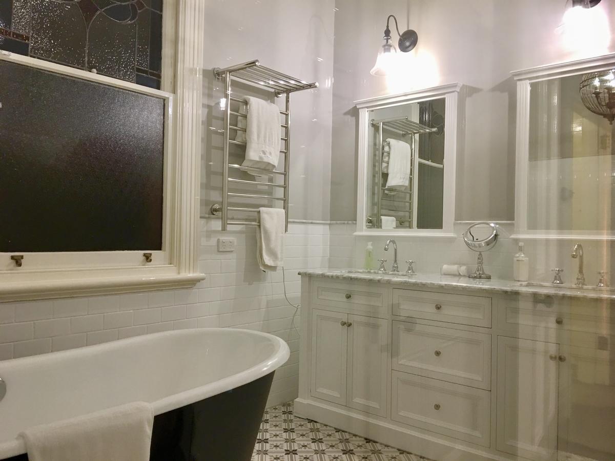 94 Highett - 5 Bedroom, 3 Car Parks - Luxury House Holiday home Melbourne