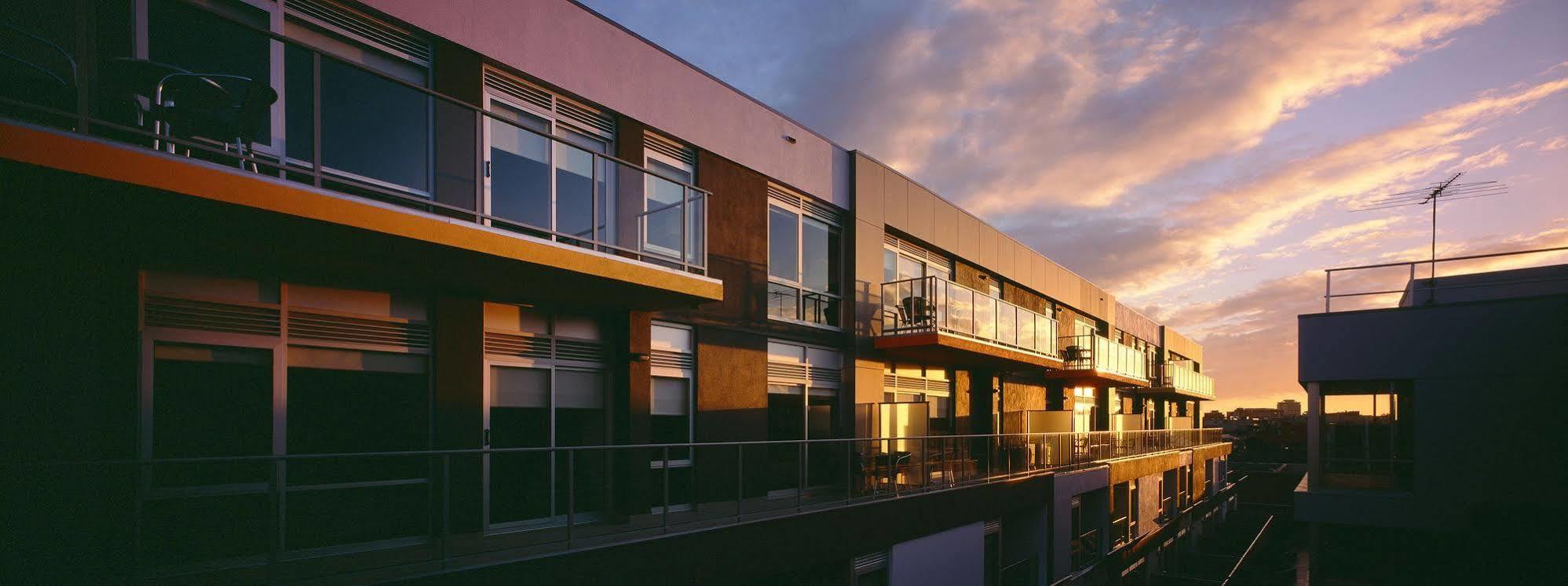 Aparthotel St Kilda 4*
