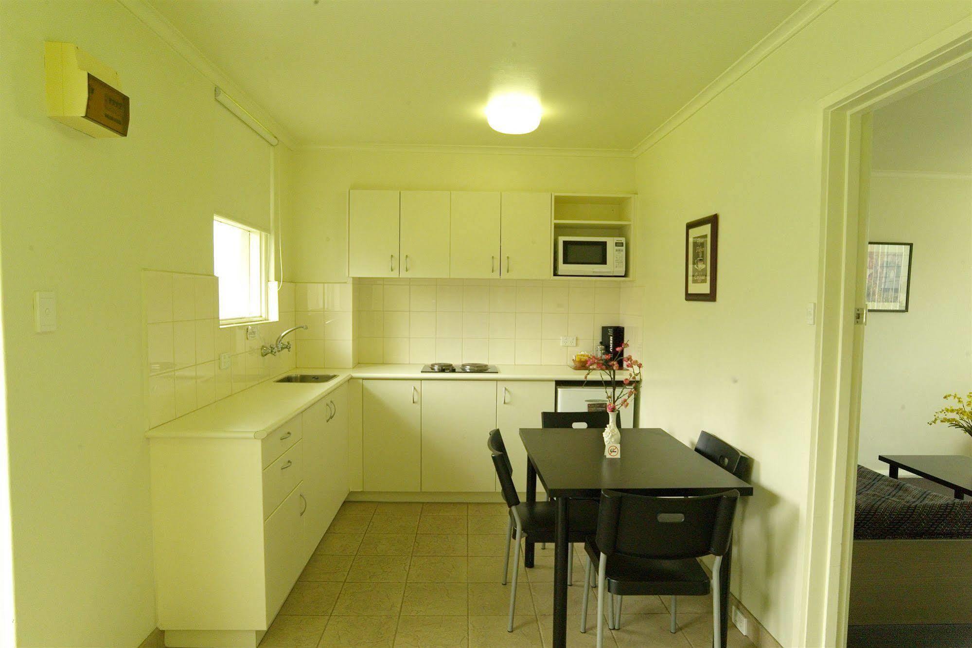 Heights Serviced 4*