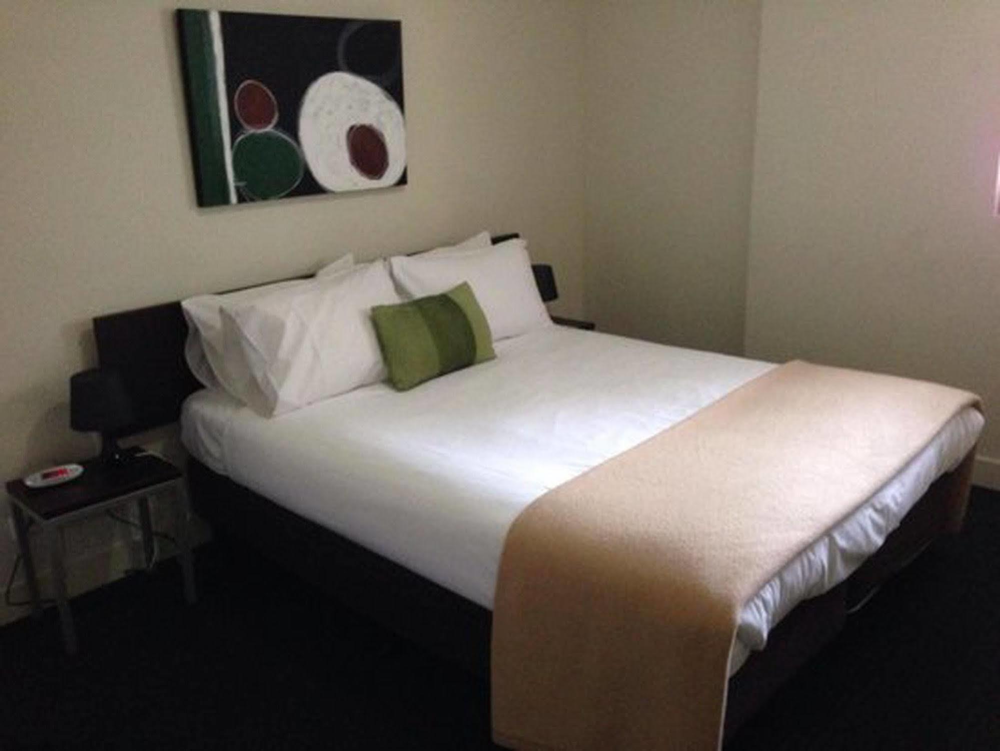 Plum Serviced Carlton Aparthotel Melbourne