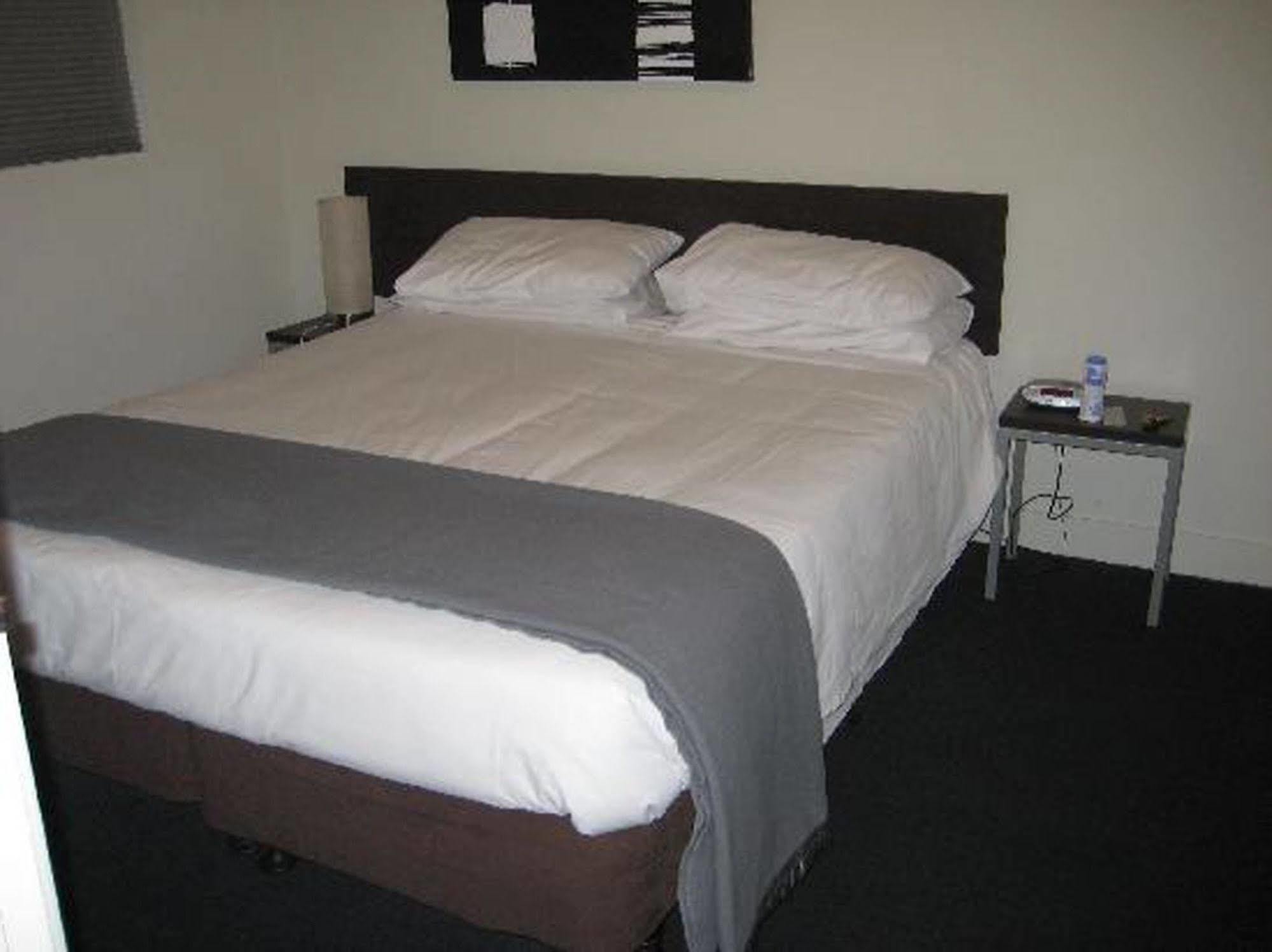 Plum Serviced Carlton Melbourne