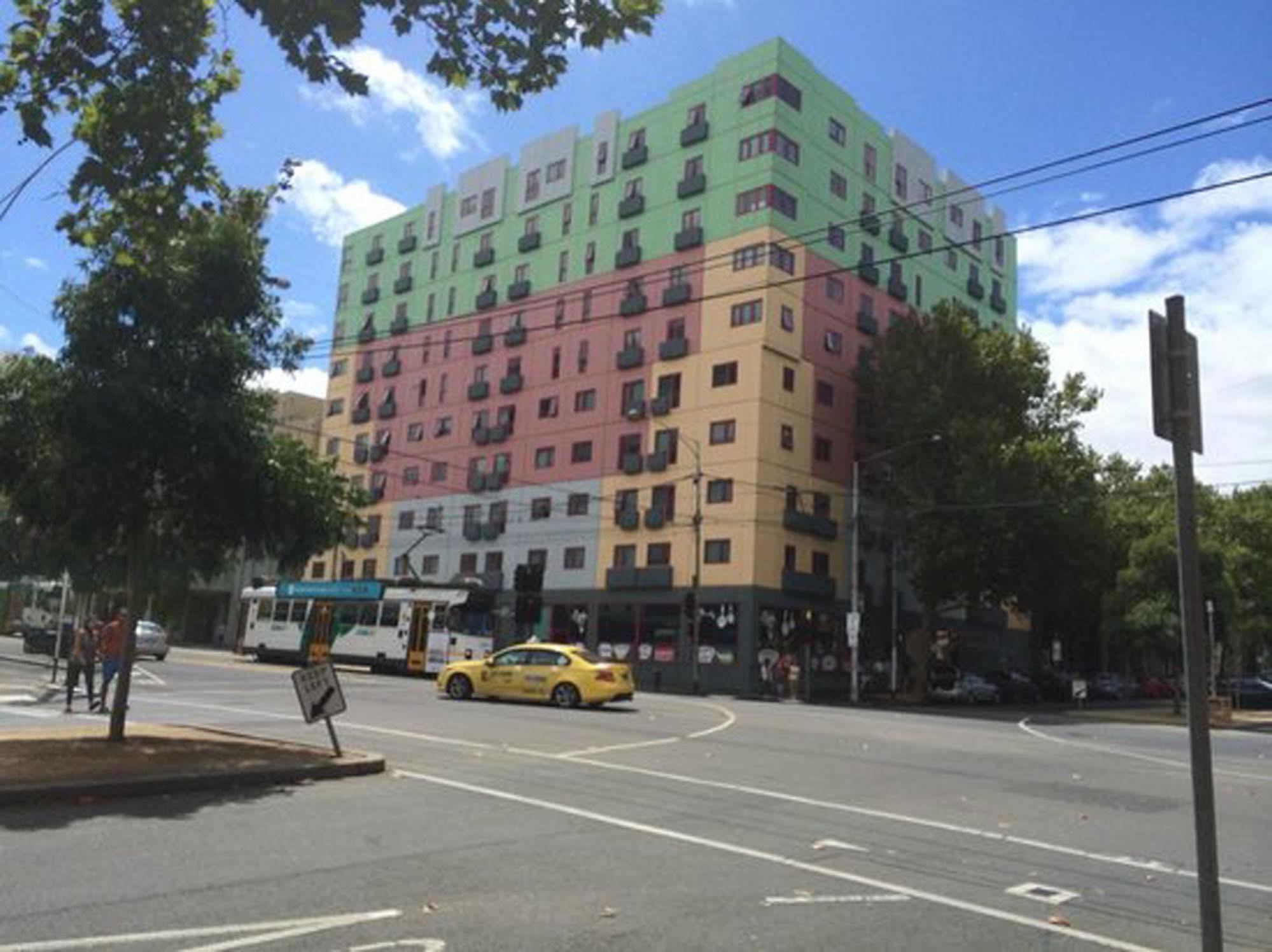 Plum Serviced Carlton Aparthotel
