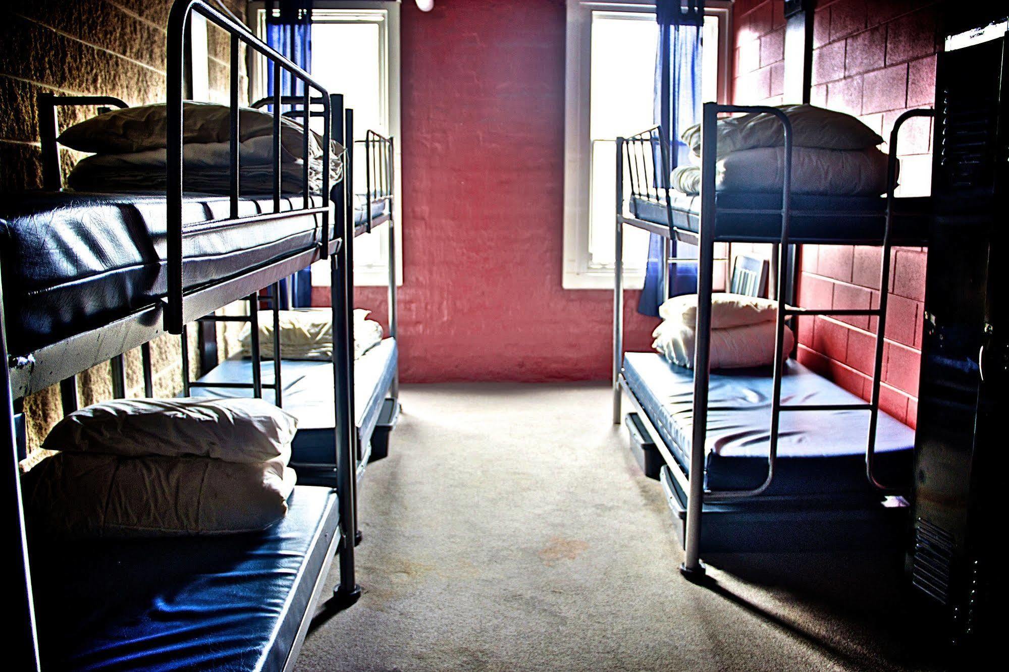 Summer House Hostel *