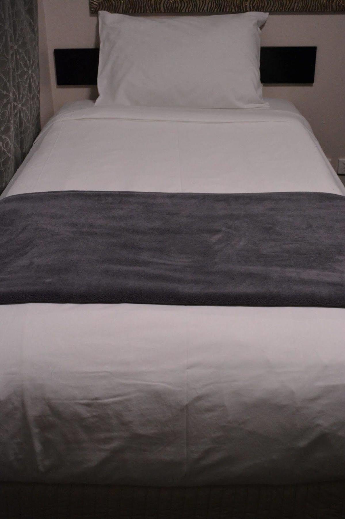 Square Hotel Melbourne