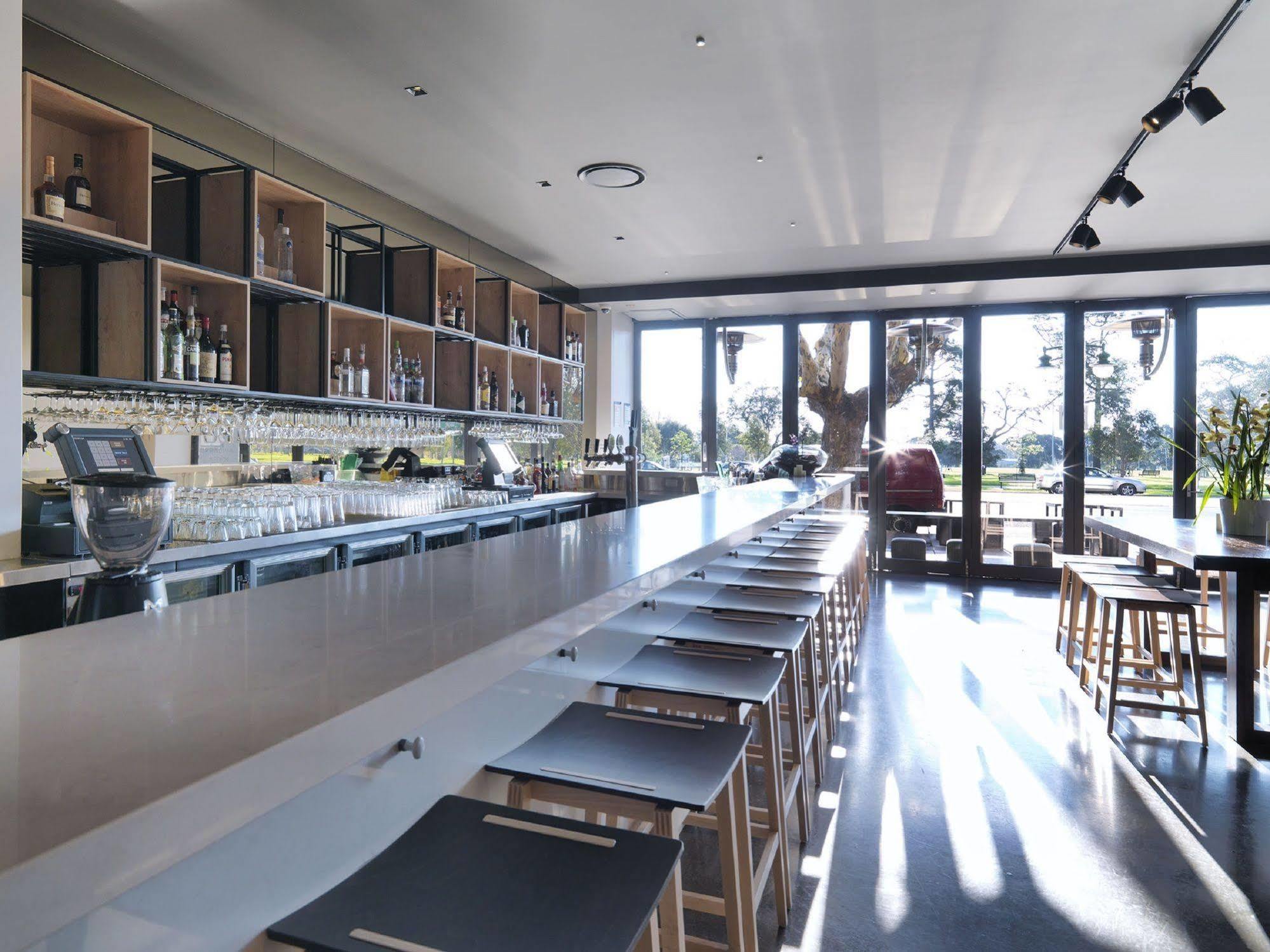 Adina St Kilda 4*