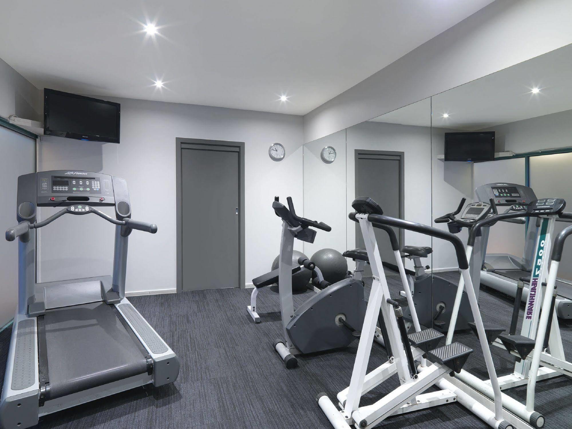 Adina St Kilda Aparthotel