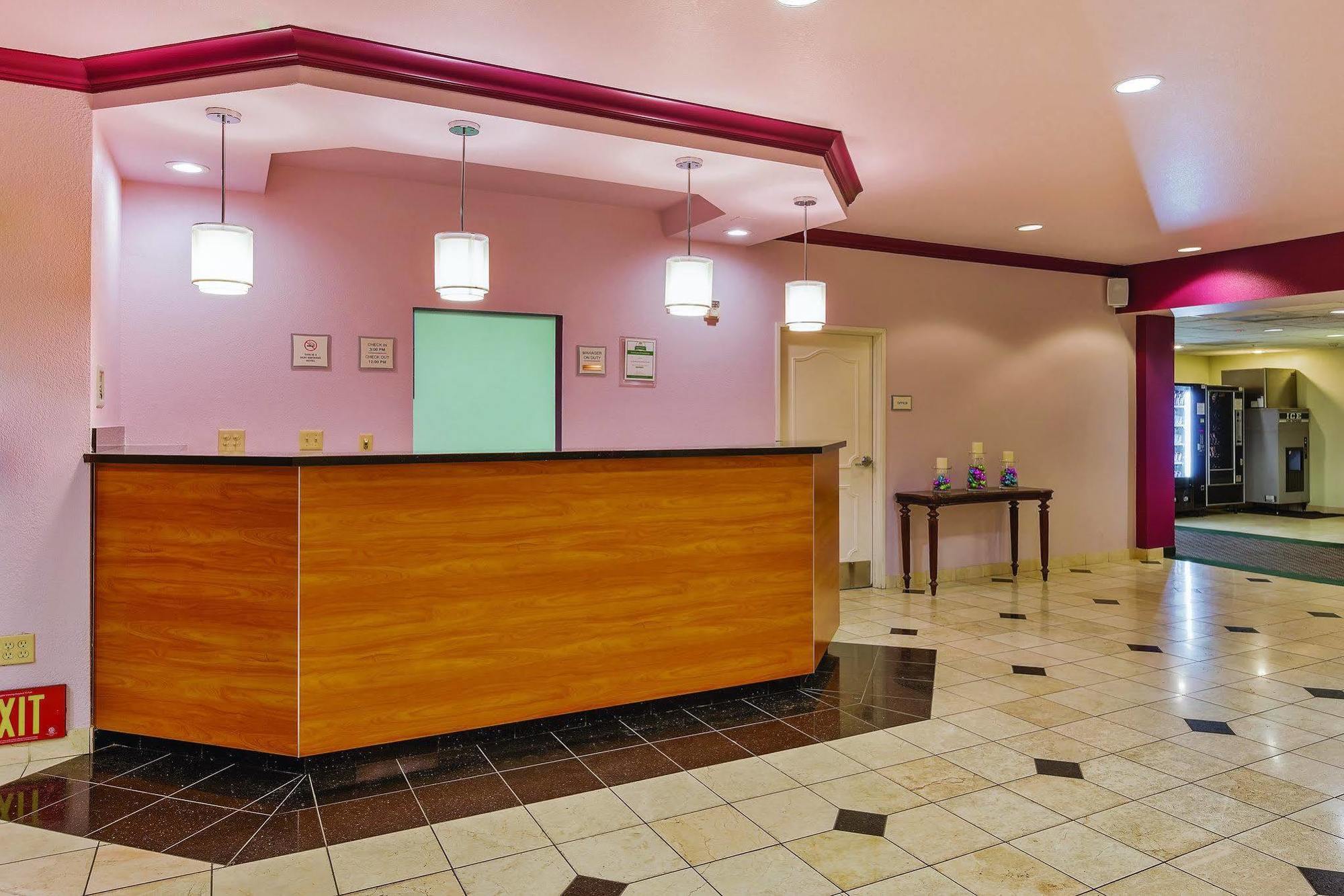 Bayview On The Park Hotel 4*