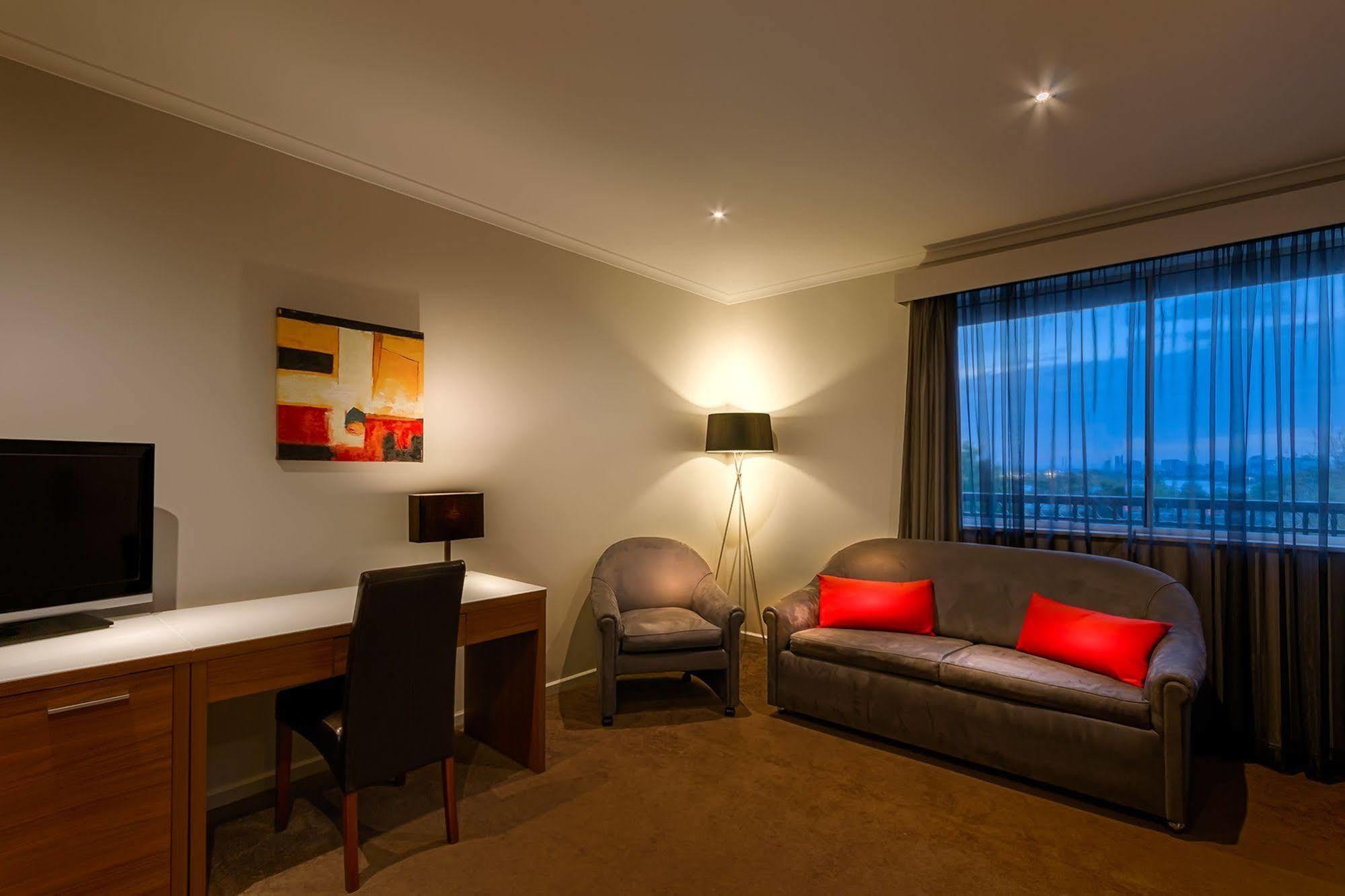 Crest On Barkly Serviced 3* Melbourne