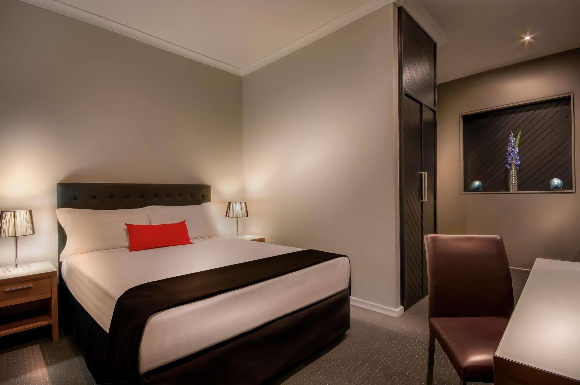 Crest On Barkly Serviced 3* Melbourne