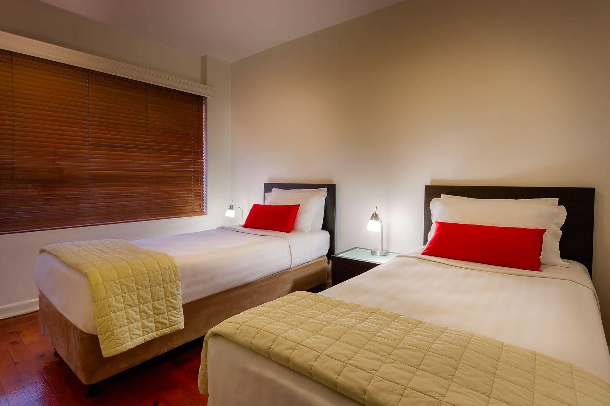Crest On Barkly Serviced 3*