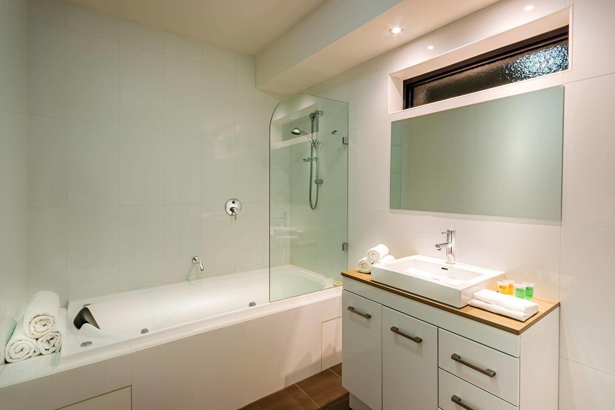 Crest On Barkly Serviced 3* Melbourne