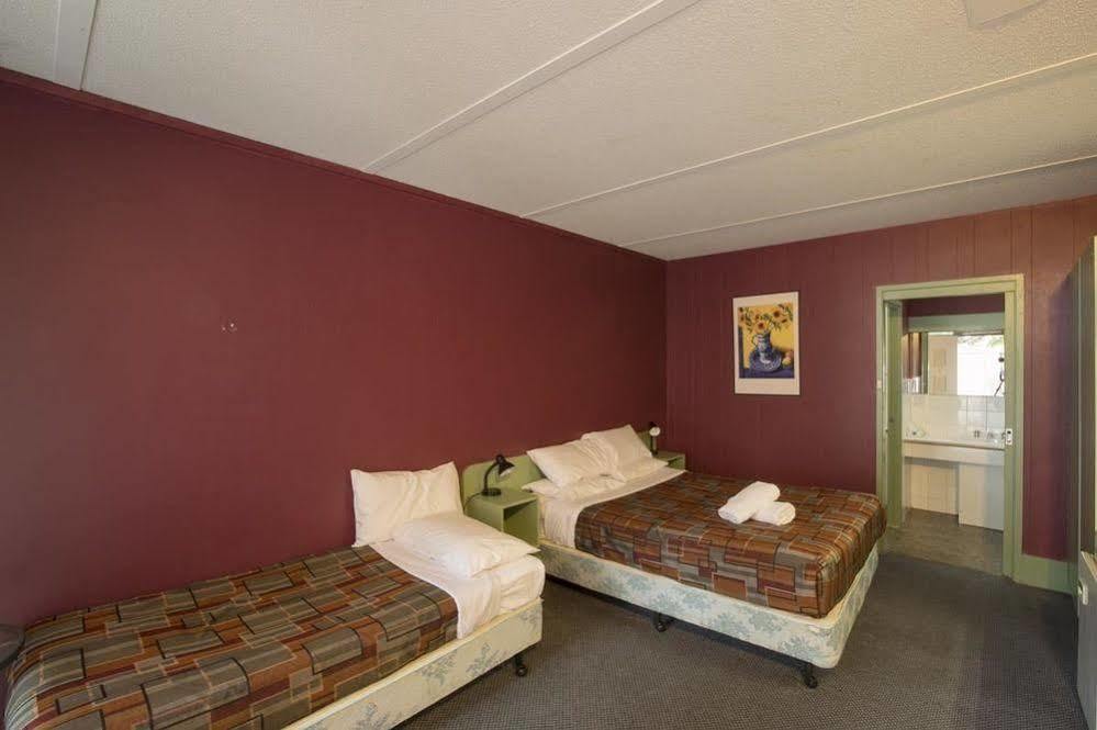 Parkside motel