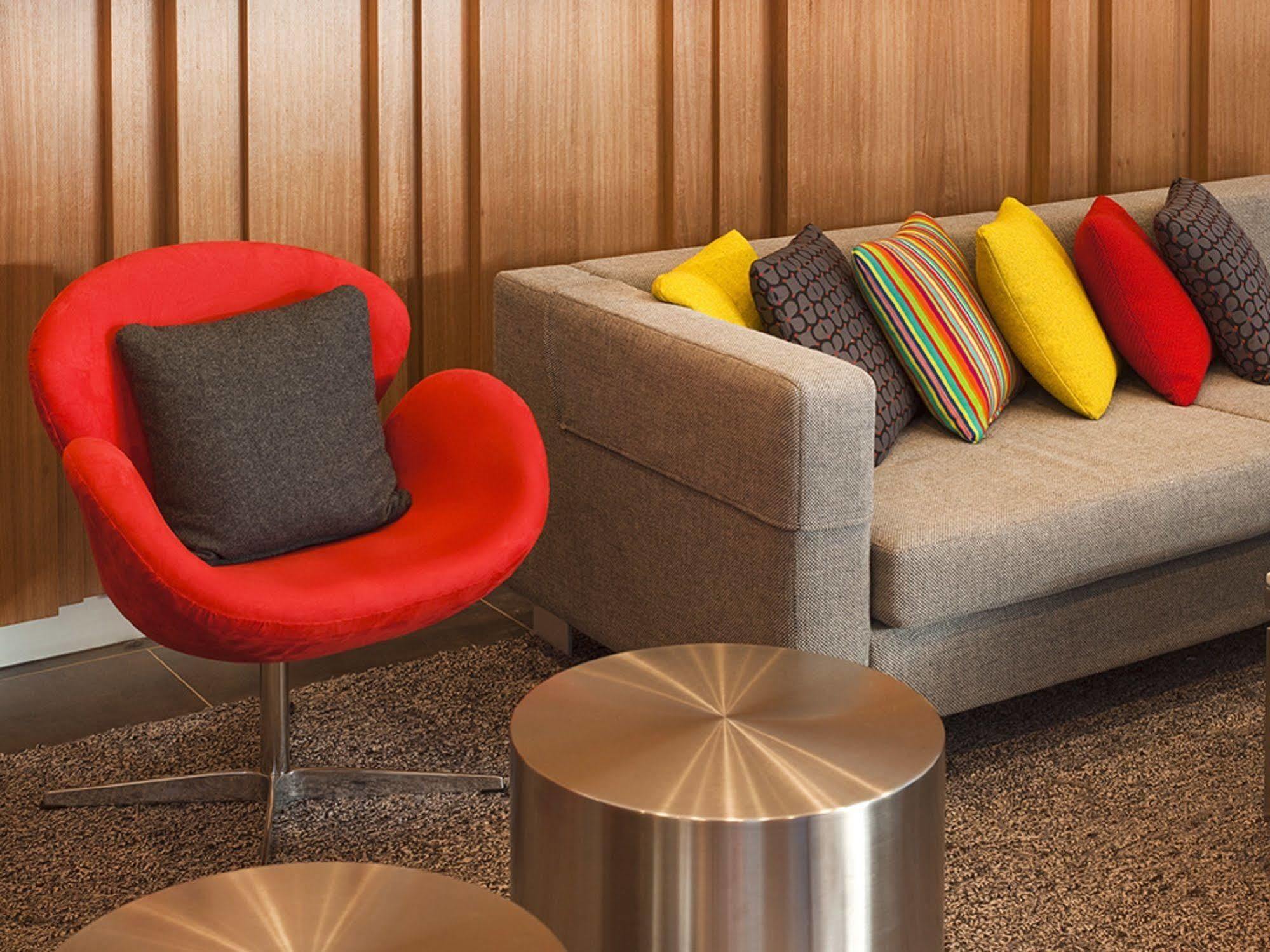 Travelodge Docklands Hotel