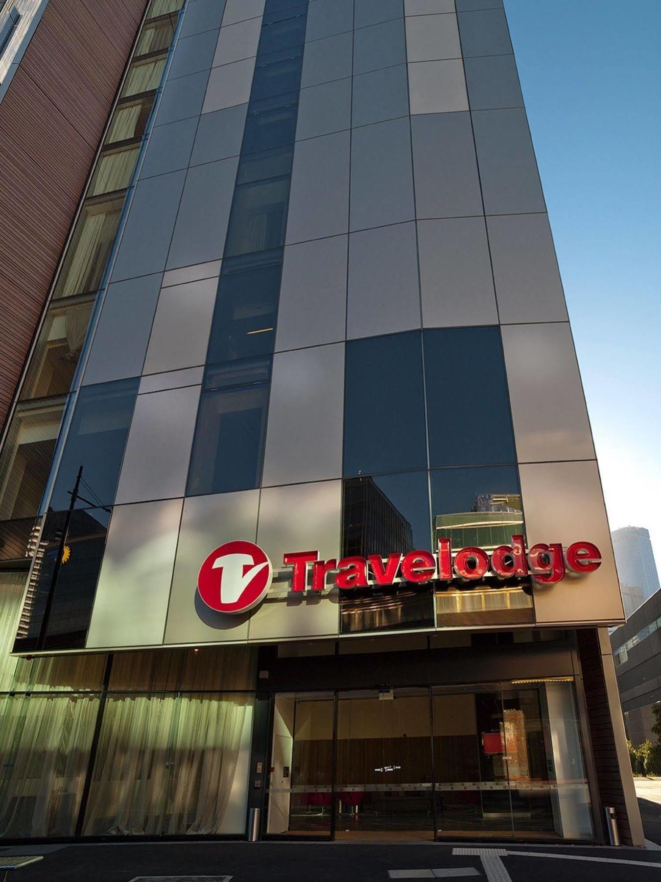 Travelodge Docklands 4* Melbourne