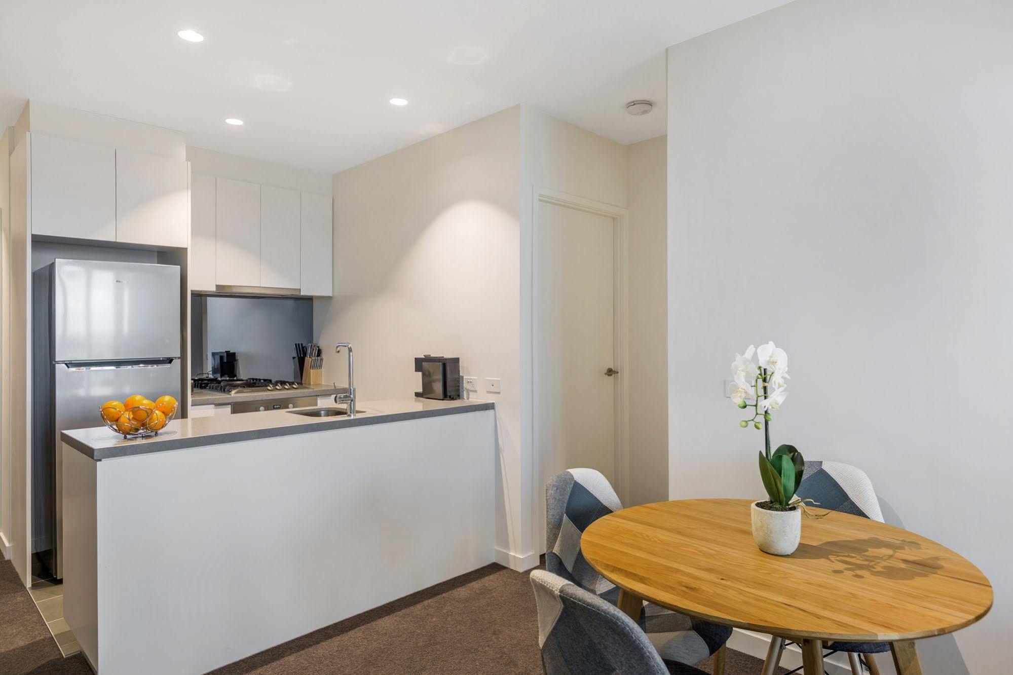 Aparthotel Serviced Apartments Melbourne - Platinum 4*