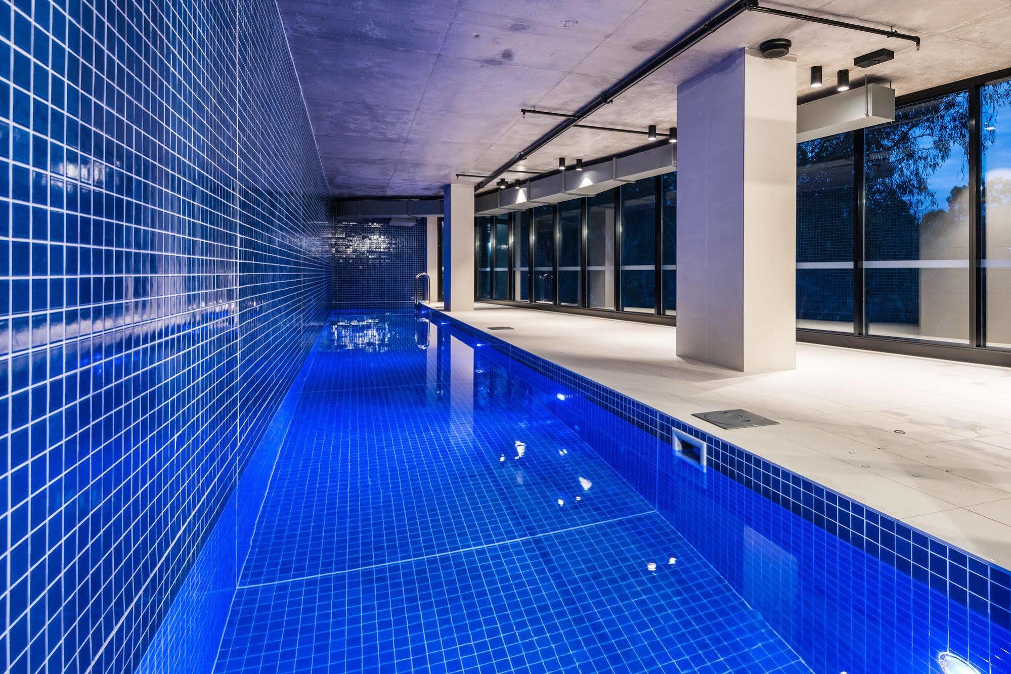 Playhouse Abbotsford Aparthotel 4*