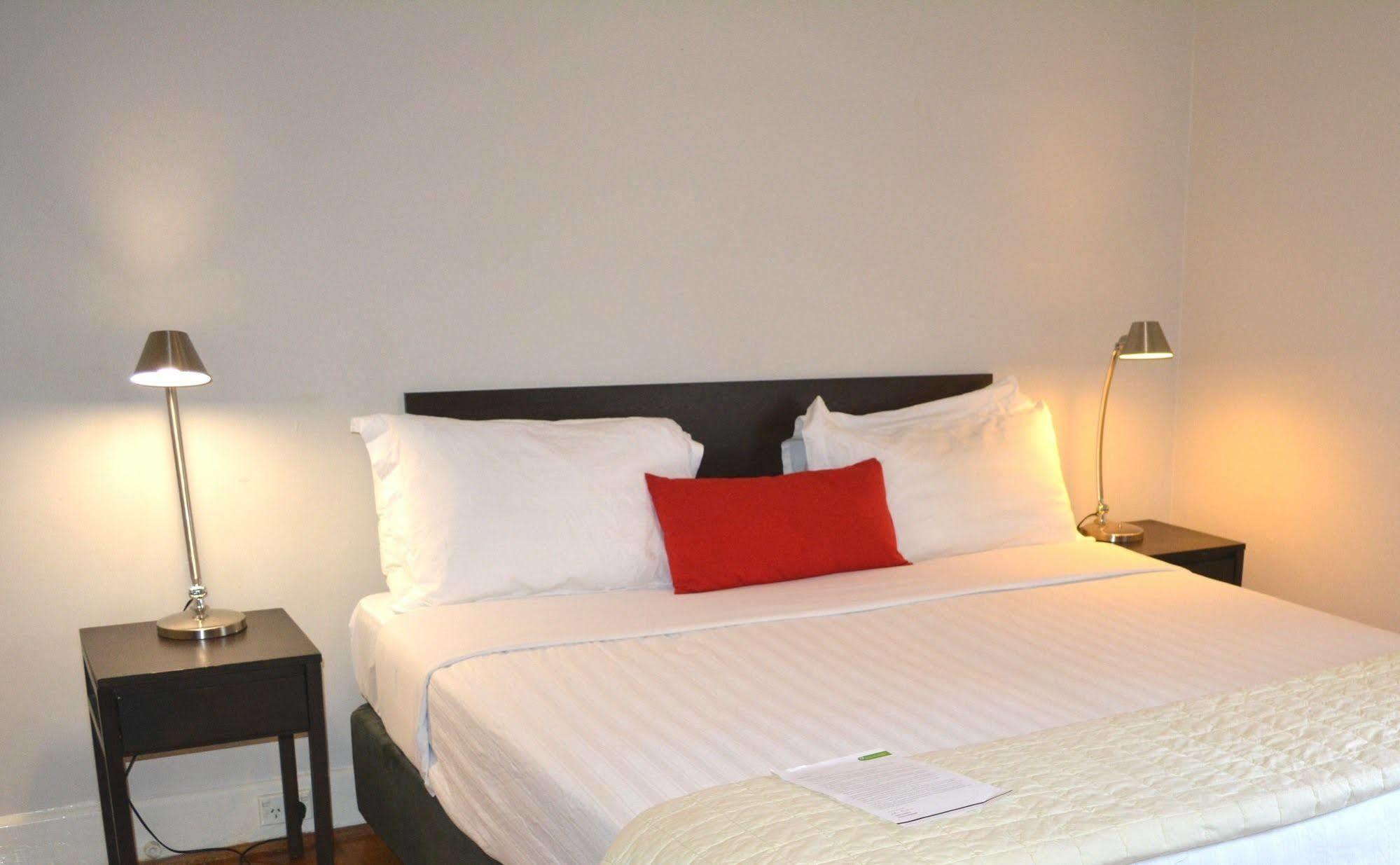 Hotel Court Budget