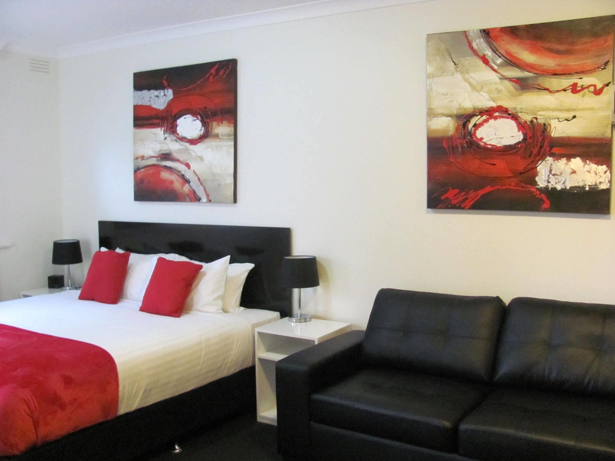 Apartment On Flemington