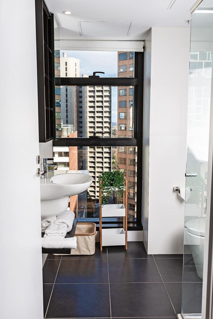 Executive Little Collins Street * Melbourne
