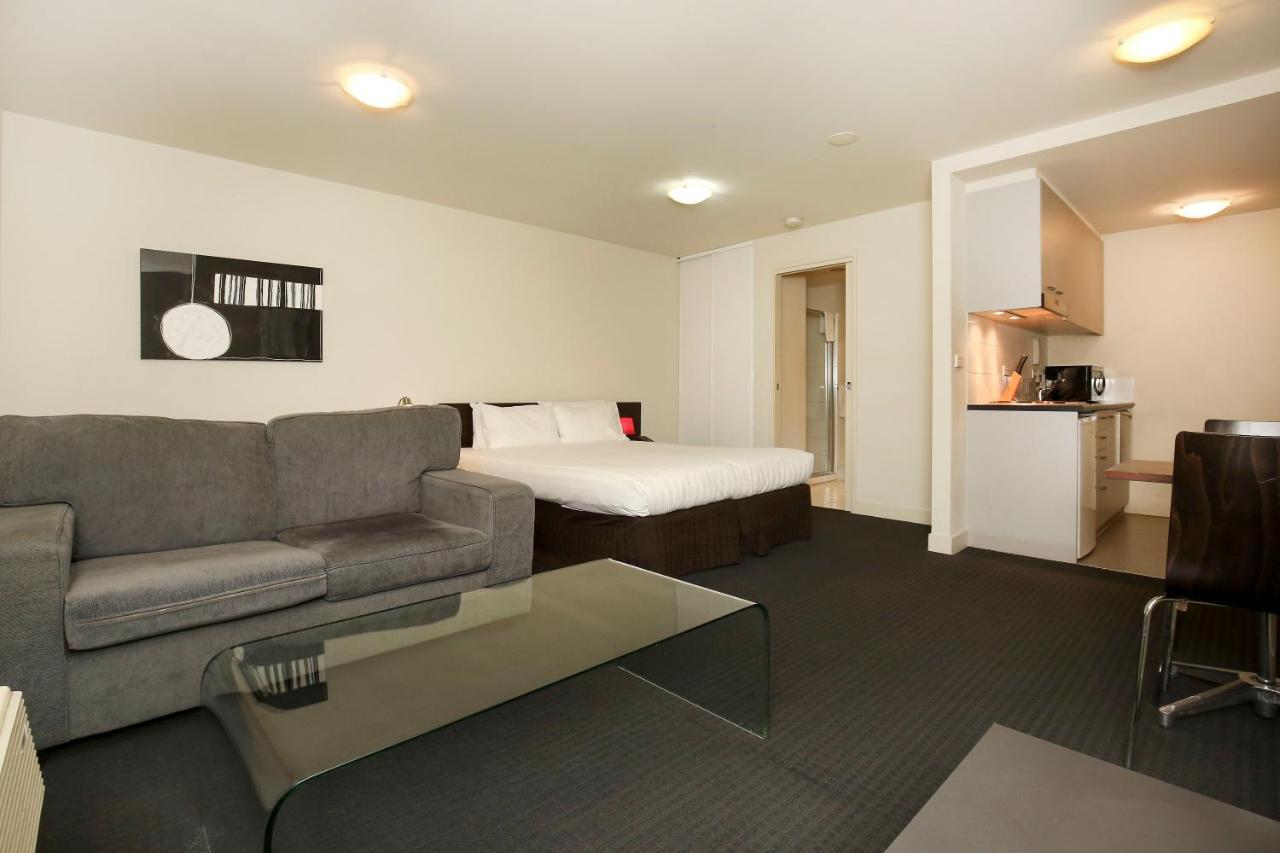Aparthotel Plum Serviced Carlton