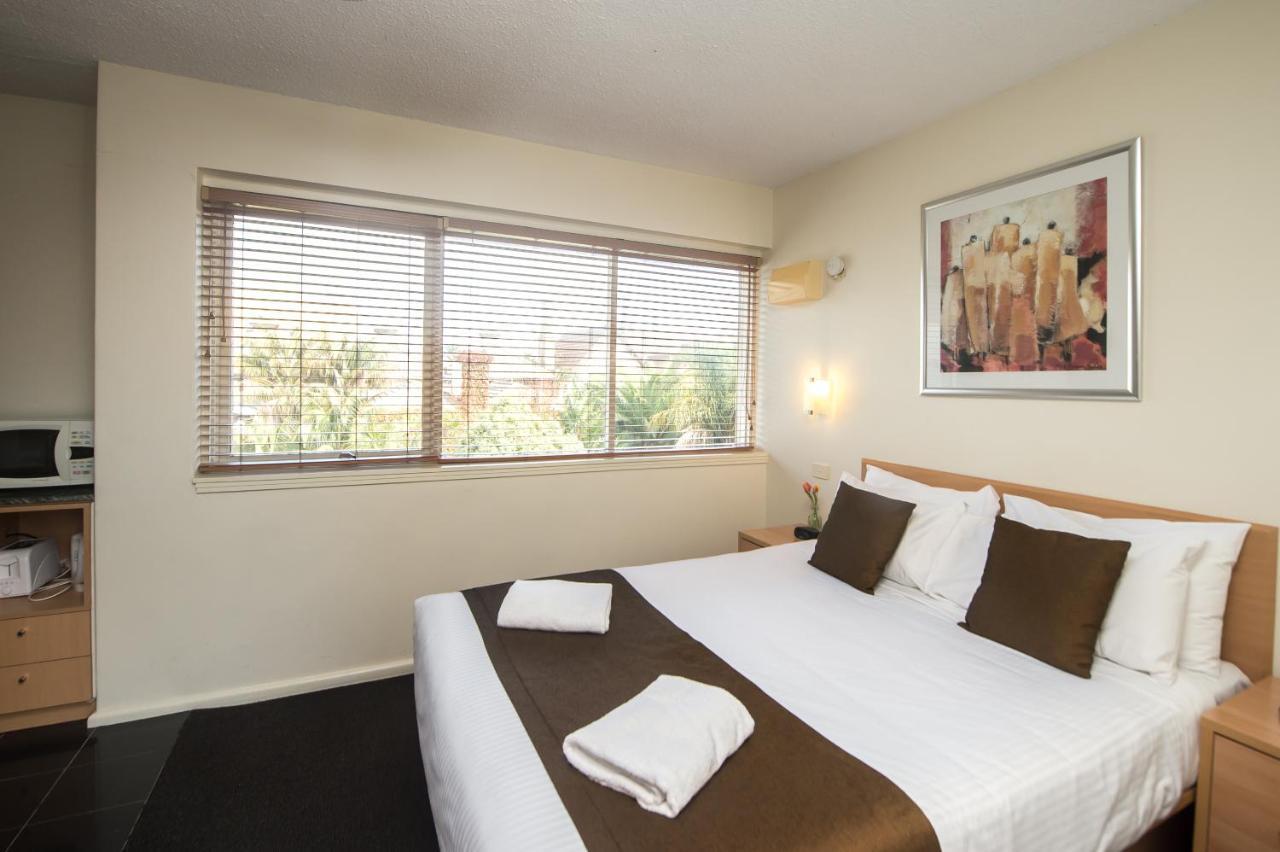Easystay Studio Aparthotel 3*