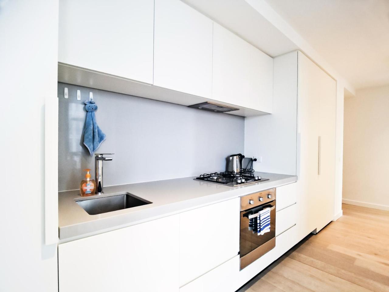 Empire Tower Apartment *