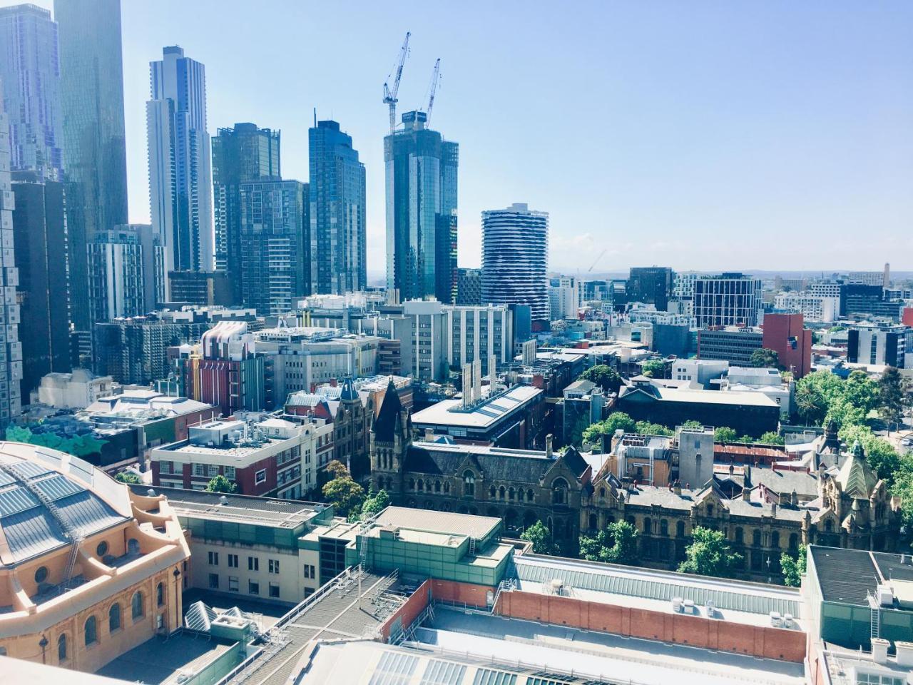 Apartment La Maison Great View Free Parking Pool Gym Perfectly Located 2br Melbourne