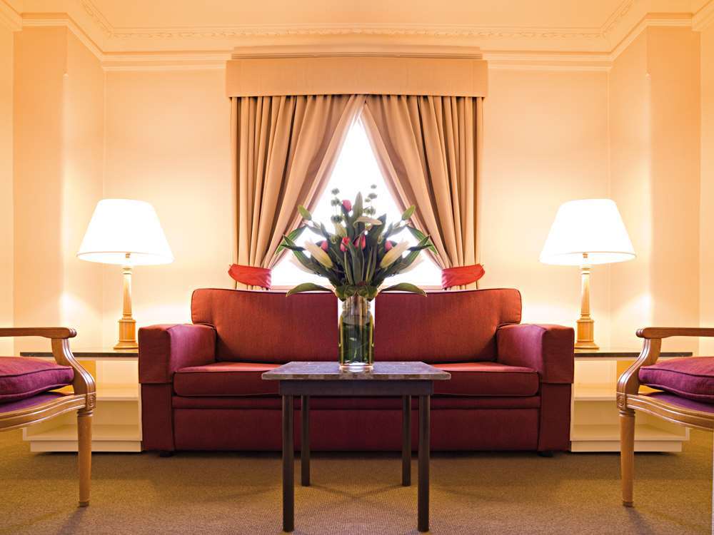 The Savoy On Little Collins Hotel