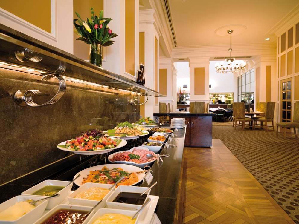 The Savoy On Little Collins Hotel 4*