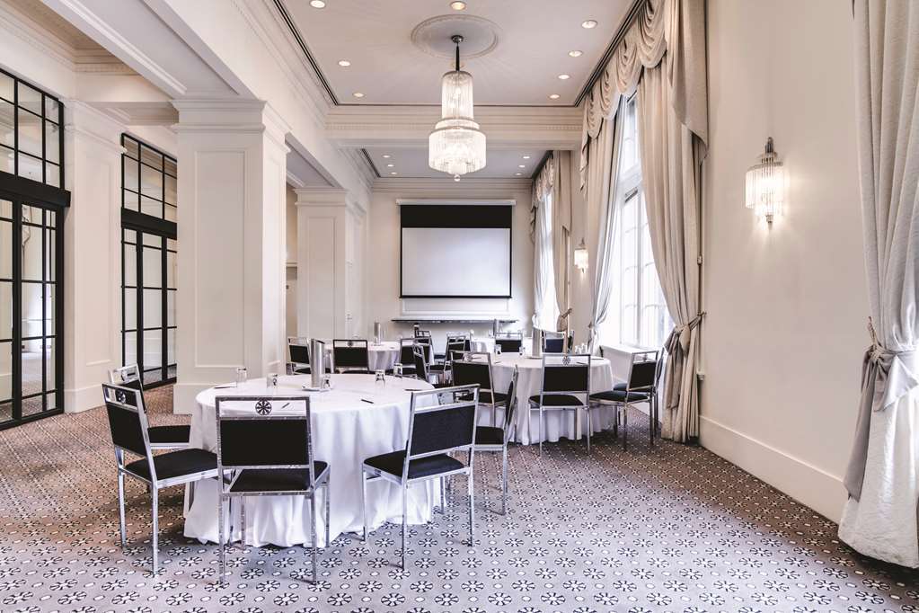 The Savoy On Little Collins Hotel 4*