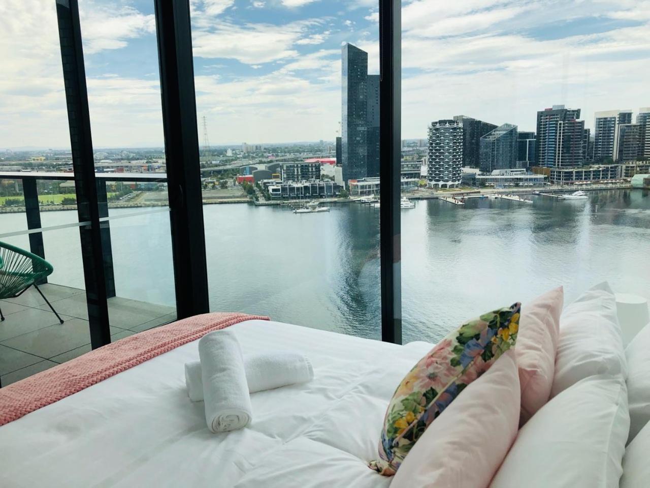 Pars - Collins Wharf Waterfront, Docklands Apartment *