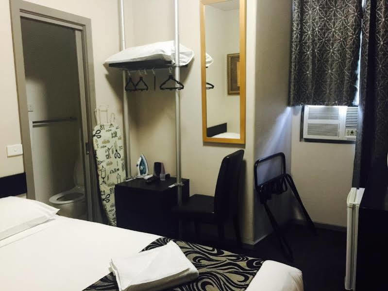 Hotel Square Melbourne