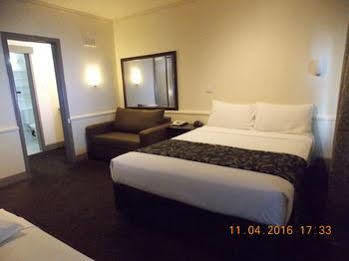 Hotel Square 3*