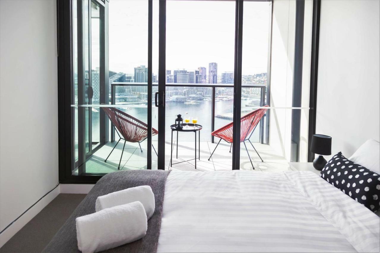 Pars - Collins Wharf Waterfront, Docklands Apartment