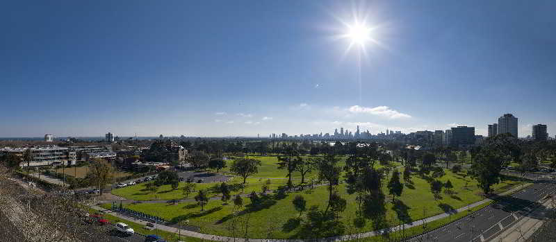 Adina St Kilda Aparthotel