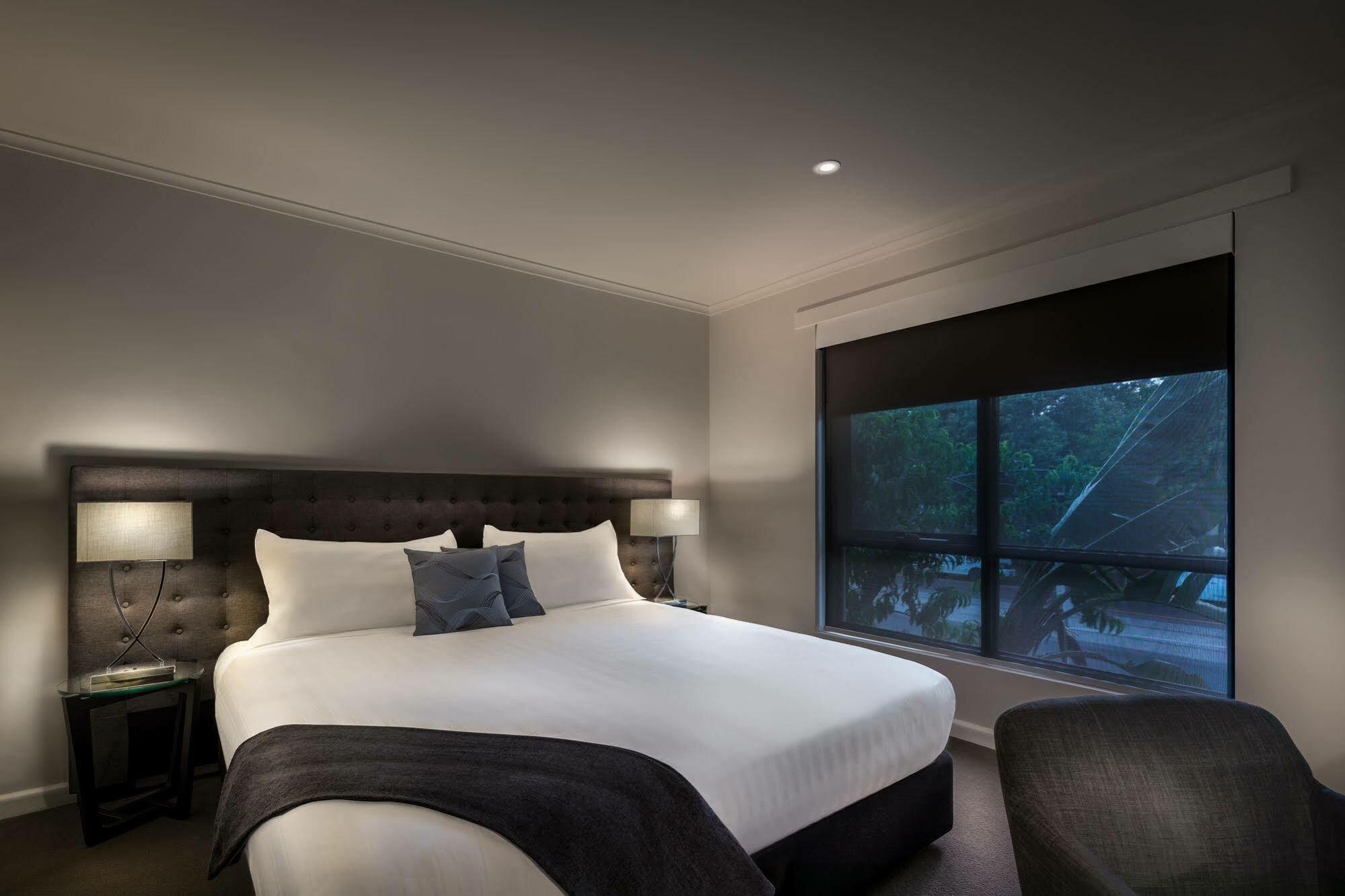 Crest On Park Aparthotel 4*
