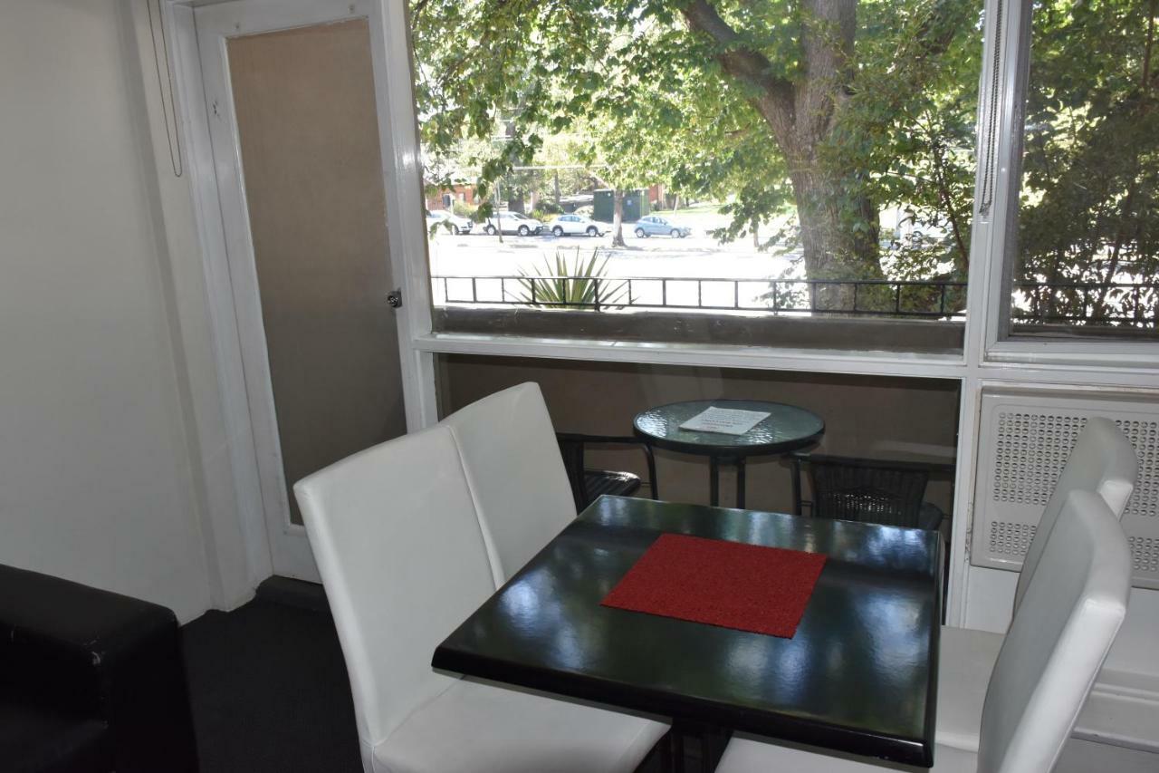 On Flemington Apartment Melbourne