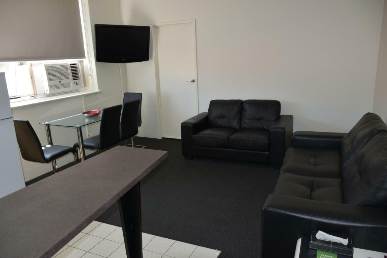 Apartment On Flemington