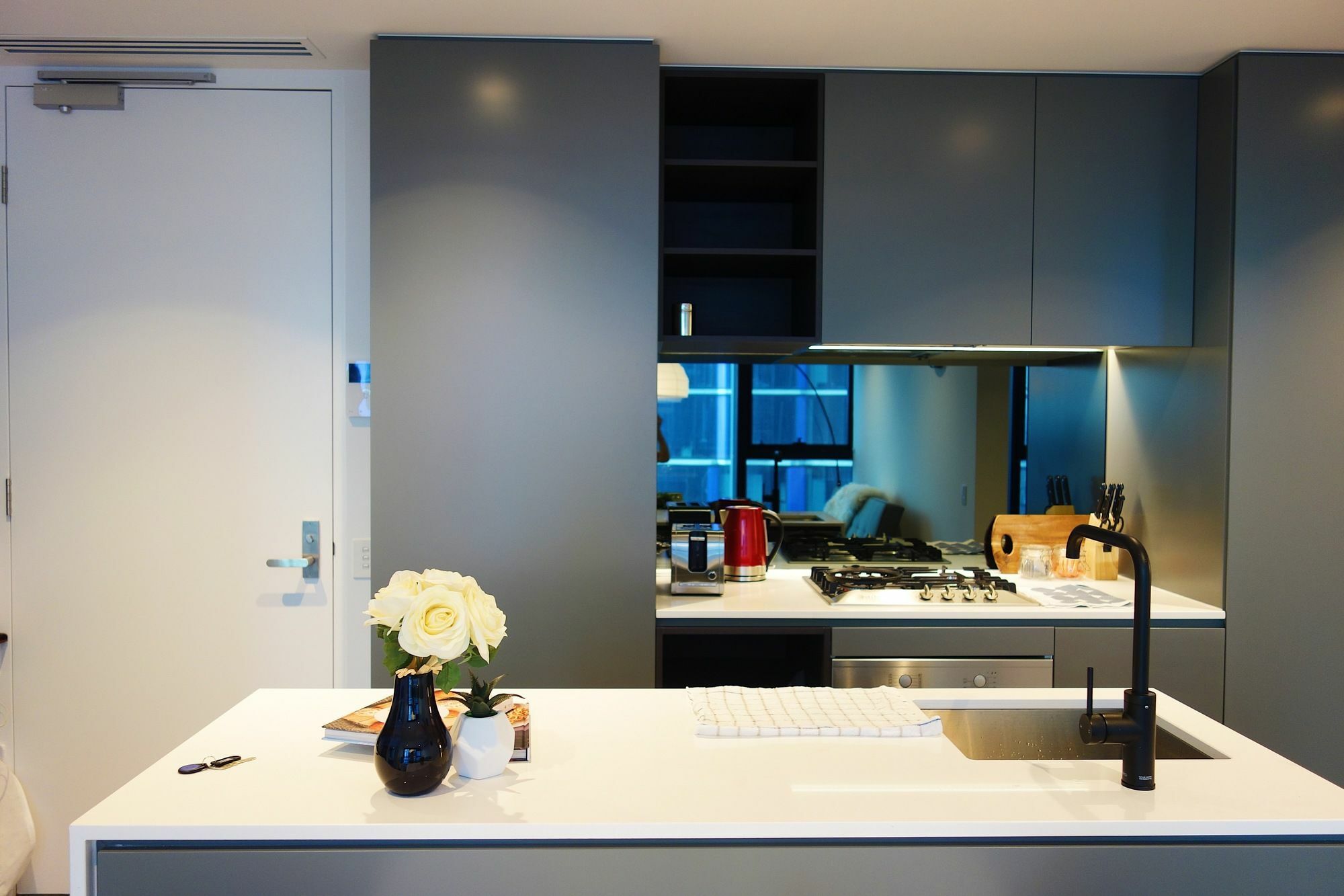 Apartment Victoria One 2 Bedroom, 2 Bathroom *