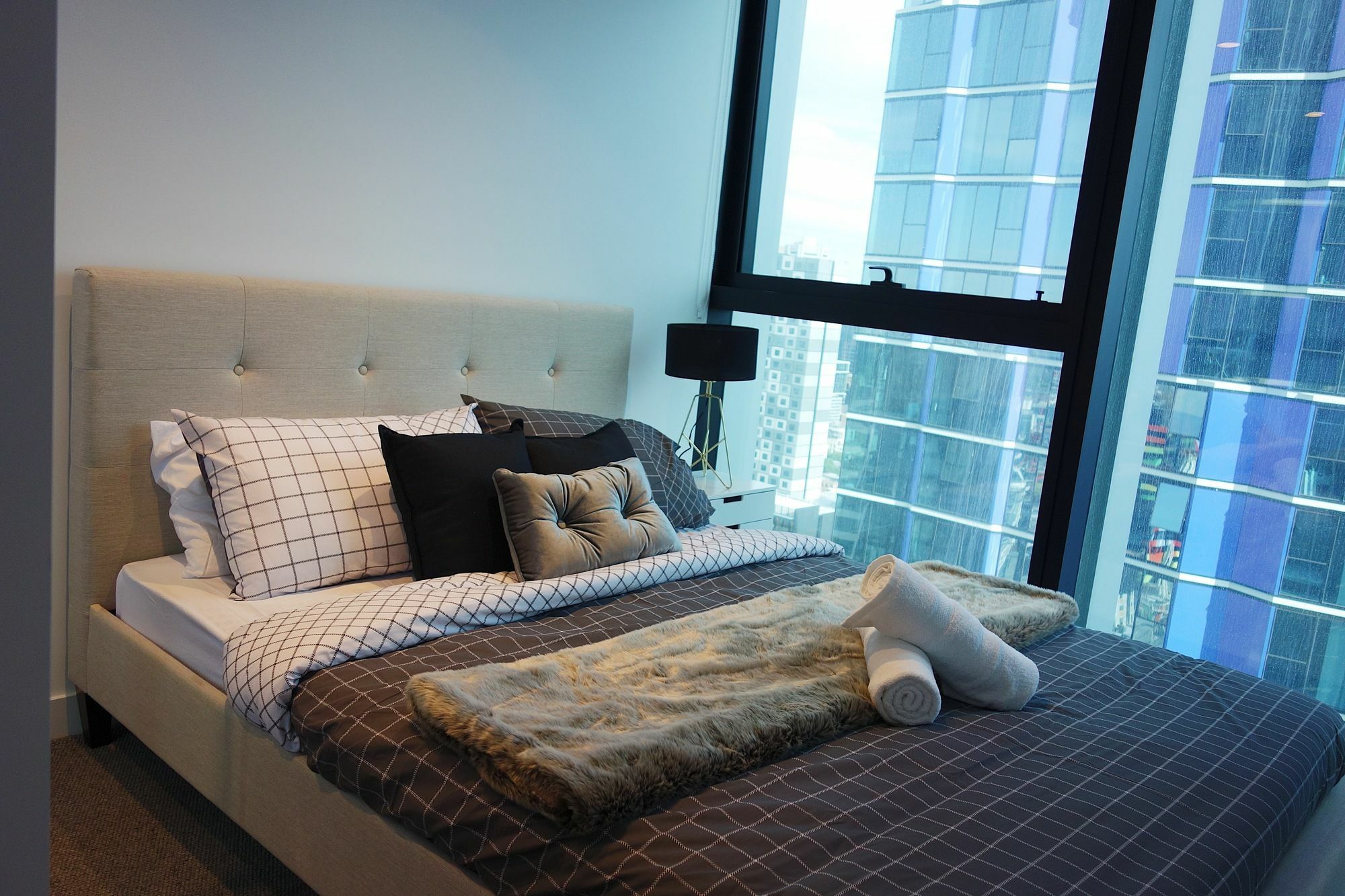 Victoria One 2 Bedroom, 2 Bathroom Melbourne