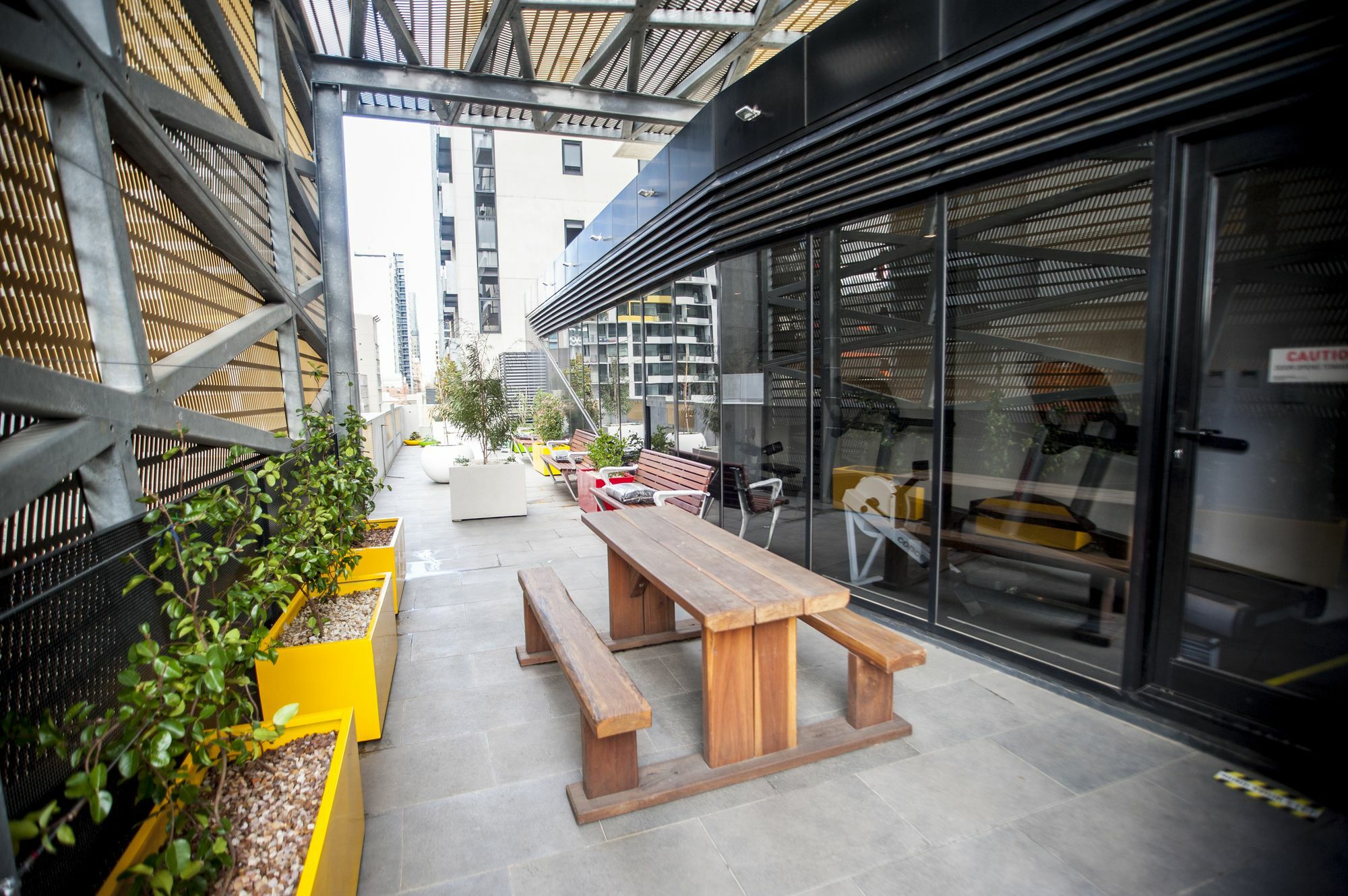 Southern Cross Serviced Aparthotel 4*