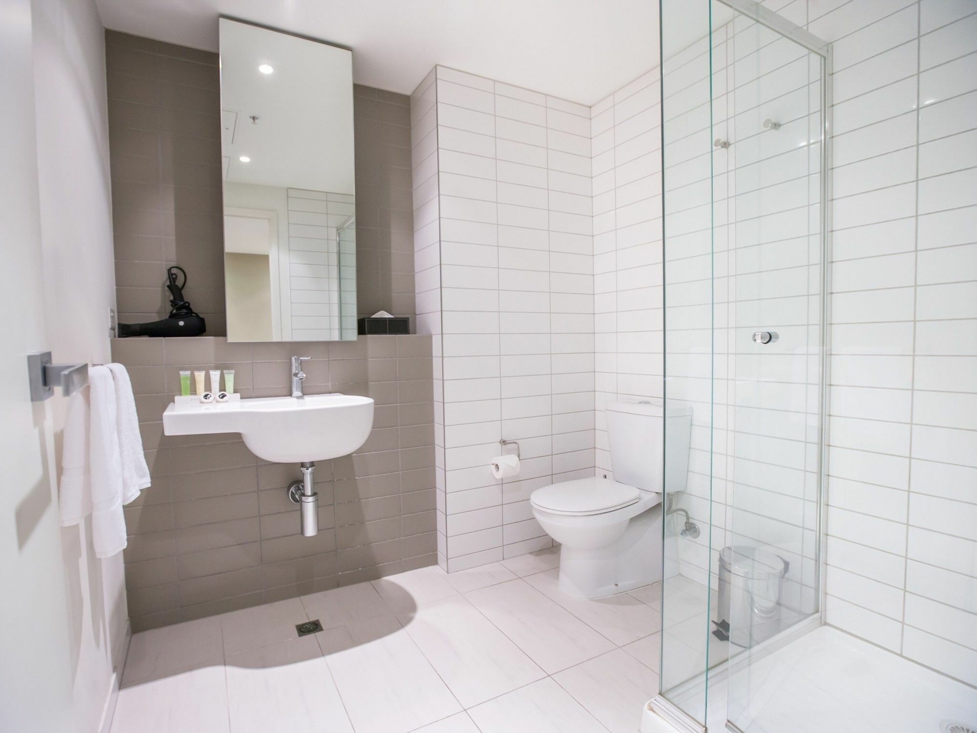 Southern Cross Serviced Aparthotel 4*