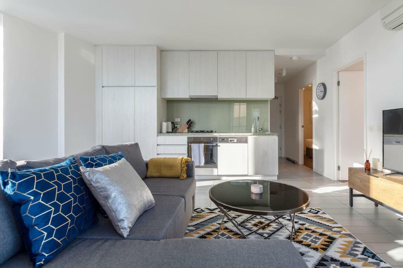 2bedroom With Views In Docklands Next To Cbd & Marvel Stadium Melbourne