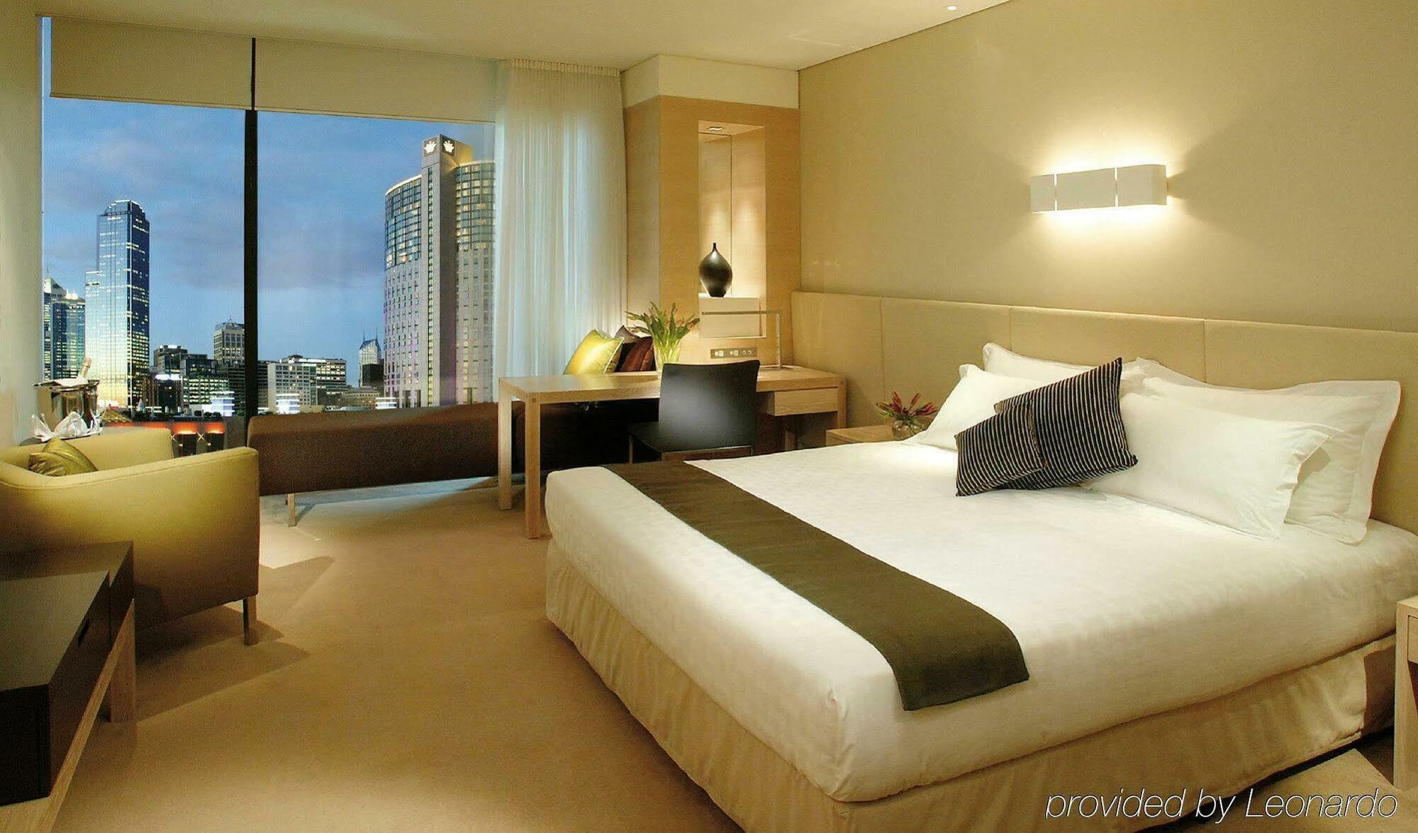 Crown Promenade 4*
