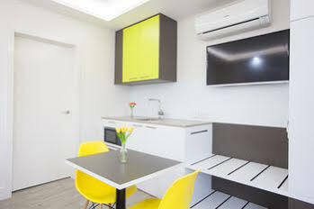 Easystay Studio Aparthotel 3*