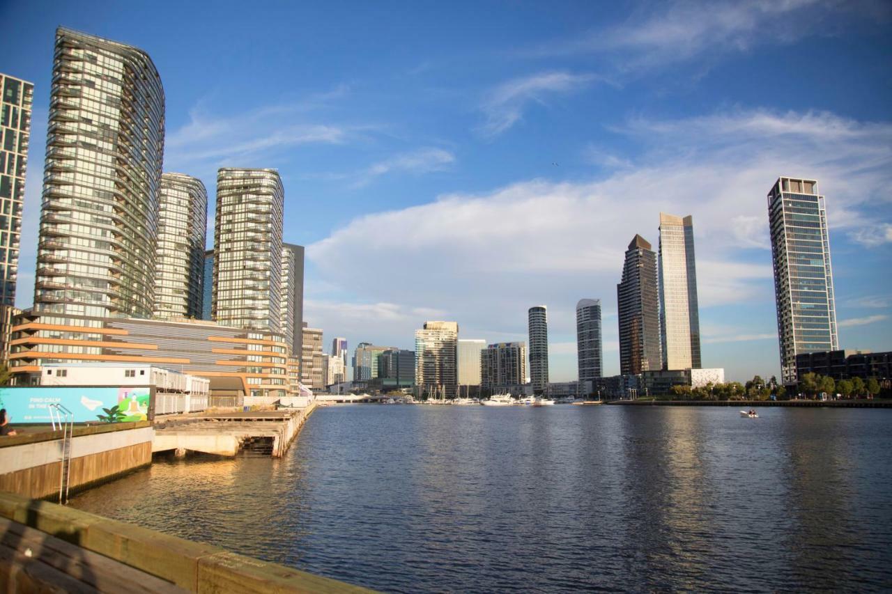 Orange At Collins Wharf 4*